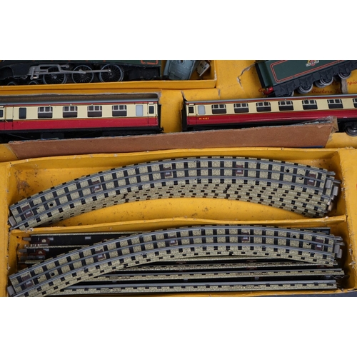 118 - Boxed Hornby Dublo EDP15 Silver King Passenger Train set with locomotive, 2 x coaches and track plus... 