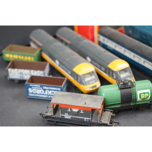 162 - Quantity of OO gauge model railway to include boxed Hornby Diesel BR locomotive, 7 x unboxed locomot... 