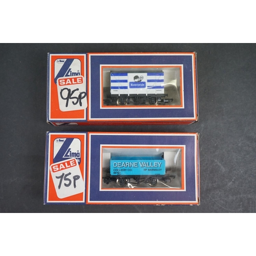 90a - 18 Boxed OO gauge items of rolling stock to include 6 x Lima, 5 x Hornby, 4 x Airfix, Mainline and W... 