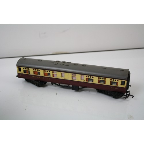 107A - Quantity of OO gauge model railway to include rolling stock, plastic and card trackside buildings, b... 