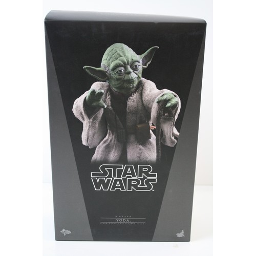 1008 - Boxed Hot Toys Movie Masterpiece 1/6 scale Star Wars Yoda MMS369 figure, complete and excellent