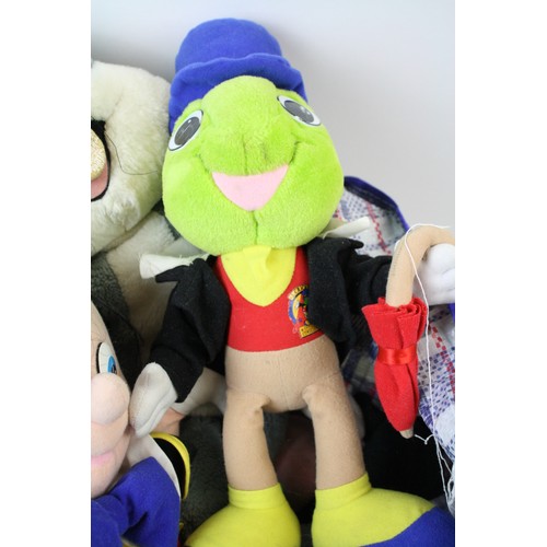 1176A - Quantity of soft toys featuring many TV related examples to include Disney, Dreamworks, Bugs Bunny e... 