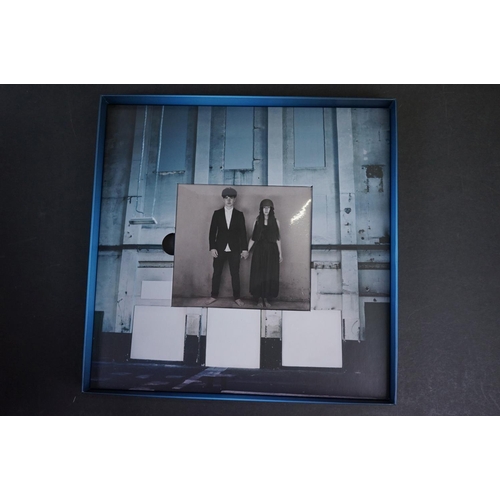 1054 - Vinyl / CD - ltd edn U2 Songs of Experience Box Set (NO. 33861) vg