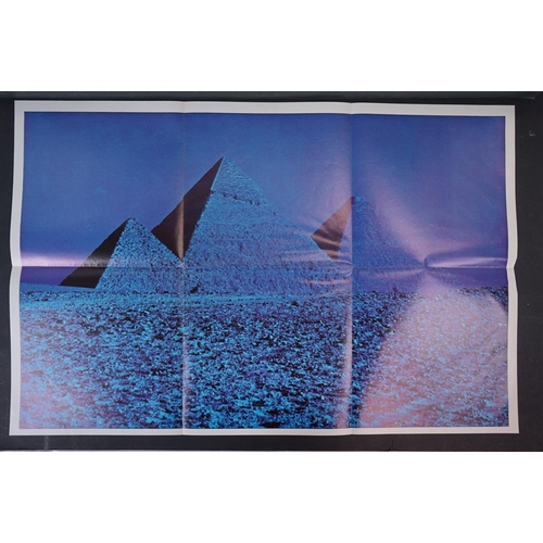 1114 - Vinyl - Pink Floyd - Dark Side Of The Moon, UK 1973 Promo Sample copy, + 2 Posters + 2 Stickers. Ori... 