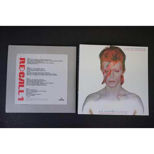 251 - Vinyl - David Bowie Five Years 1969-1973 Box Set, complete and ex, a bit of squash & wear to outer b... 