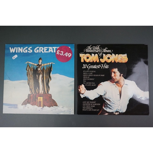 1143 - Vinyl - Beatles / Wings / Tom Jones 4 LP's to include 1962/66 and 67/70 from the Beatles both black ... 