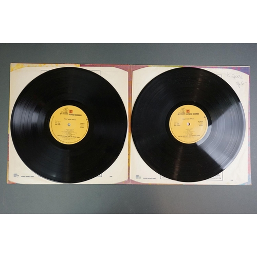 1154 - Vinyl - Captain Beefheart Trout Mask Replica (Reprise K 64026) on Reprise steamboat label, gatefold ... 