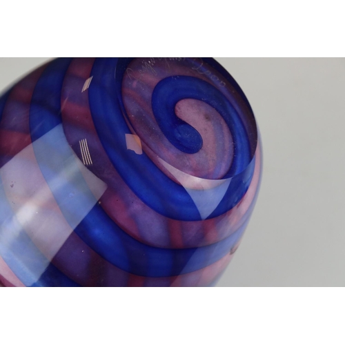 10 - Raggio signed art glass vase with spiral decoration signed and dated 2000,26 cm tall.