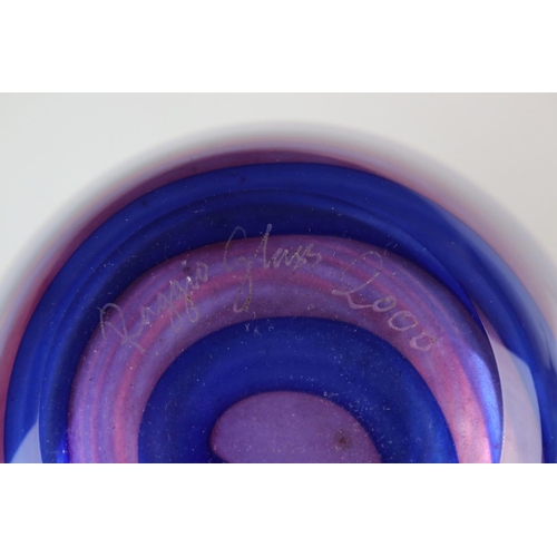 10 - Raggio signed art glass vase with spiral decoration signed and dated 2000,26 cm tall.