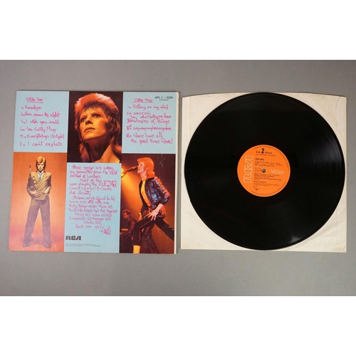 133 - Vinyl - David Bowie 2 LP's to include Ziggy Stardust (SF 8287) with lyric/picture inner sleeve, slee... 