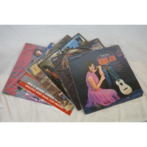 1370 - Vinyl - Around 190 LPs to include Country, MOR etc, sleeves and vinyl vg+ overall