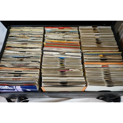 189 - Vinyl - Approx 400 vinyl 7