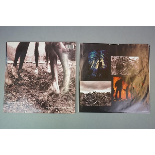 224 - Vinyl - Pearl Jam - Pearl Jam vinyl LP, with inner and poster (Epic Records EPC 474549 1), vinyl con... 