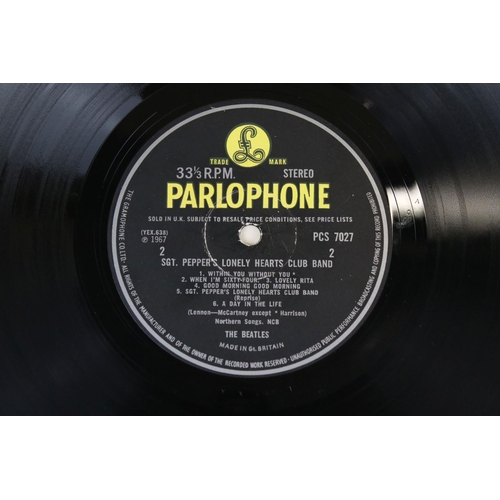 1081 - Vinyl - Two The Beatles LPs to include Sgt Peppers on Apple PCS7027 stereo YEX637-1 YEX638-1 with ex... 