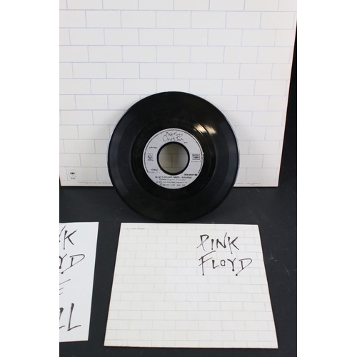 36 - Vinyl - Pink Floyd The Wall LP (CBS 36183) US pressing paper inner and 'Pink Floyd The Wall' 10x18cm... 