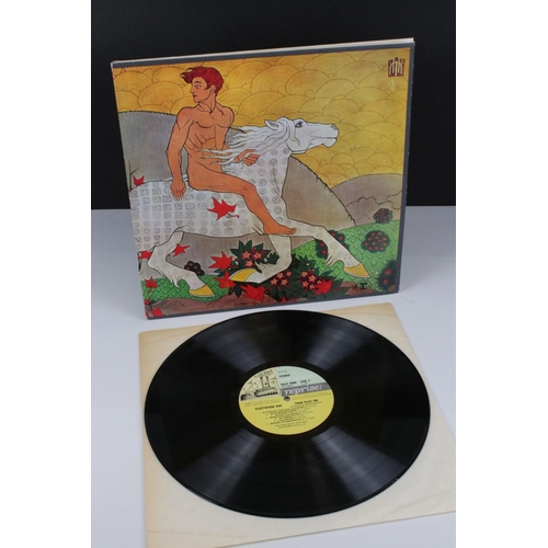 476 - Vinyl - Fleetwood Mac They Play On (RSLP 9000) gatefold sleeve, Steamboat label. Sleeve and Vinyl VG... 