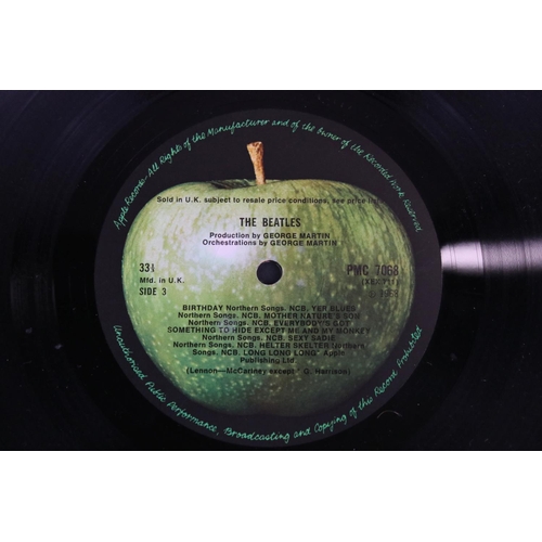 49 - Vinyl - The Beatles two copies of The White Album (PMC 7067/8) first one numbered 0161086 top opener... 