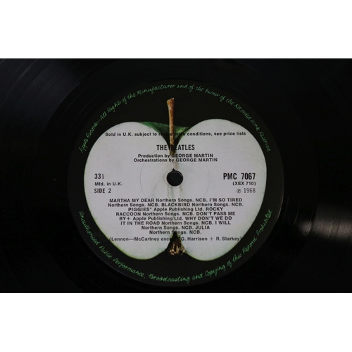 49 - Vinyl - The Beatles two copies of The White Album (PMC 7067/8) first one numbered 0161086 top opener... 