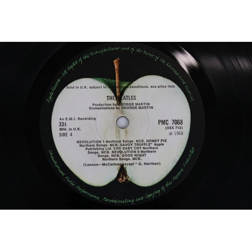 49 - Vinyl - The Beatles two copies of The White Album (PMC 7067/8) first one numbered 0161086 top opener... 