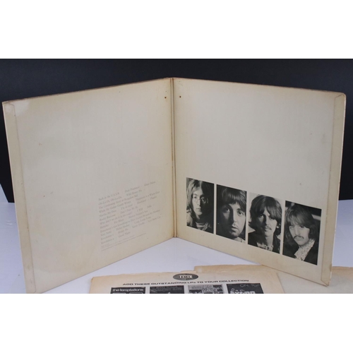 49 - Vinyl - The Beatles two copies of The White Album (PMC 7067/8) first one numbered 0161086 top opener... 