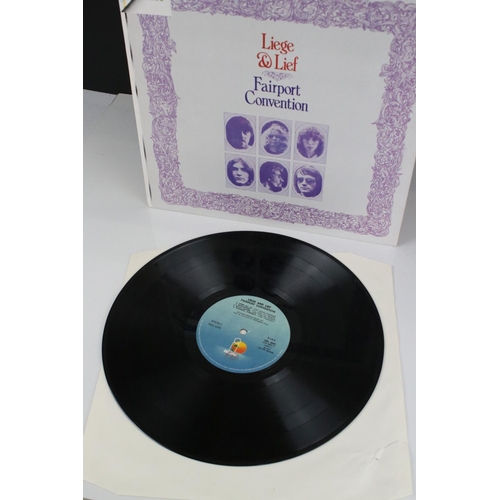 490 - Vinyl - 2 x Fairport Convention LP's to include History Of (1CD4 4) red ribbon plus booklet, and Lie... 