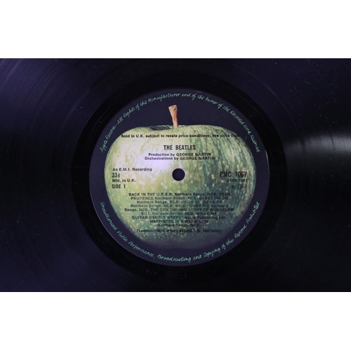 1402 - Vinyl - The Beatles - The White Album, numbered 0418438, top loading double sleeve with original bla... 