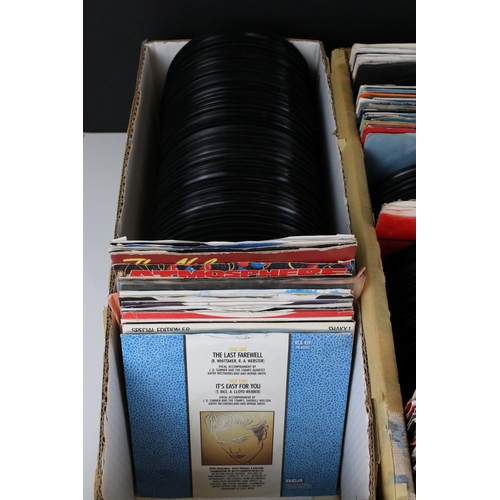 1442 - Vinyl - Collection of 45s from the 1950s onwards featuring Rock, Pop etc, within picture and company... 