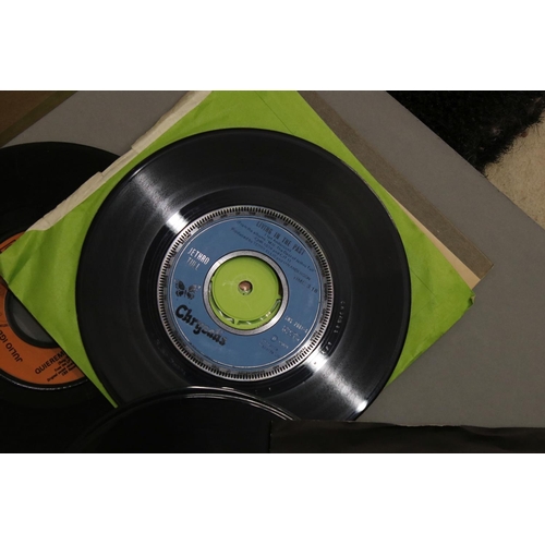 1446 - Vinyl - Large quantity of 45s spanning the genres and decades, within picture / company sleeves, som... 