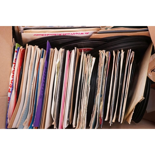 1476 - Vinyl - Large quantity of 45s spanning the genres and decades, within picture / company sleeves, som... 