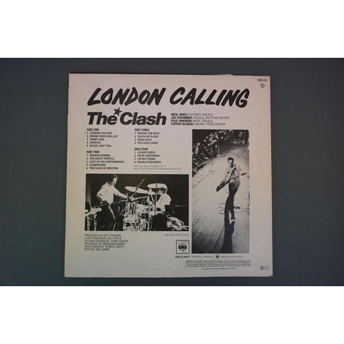 1198 - Vinyl - Two The Clash vinyl LP's to include London Calling (CBS Record CLASH 3), Sandinista! (CBS Re... 