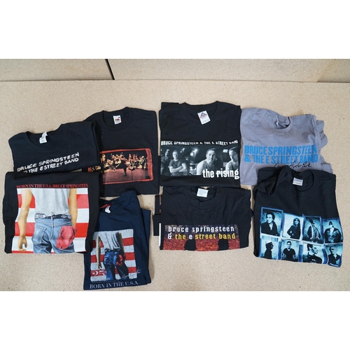 101 - Music Memorabilia - Bruce Springsteen - Quantity of items relating to The Boss to include 7 x tees, ... 