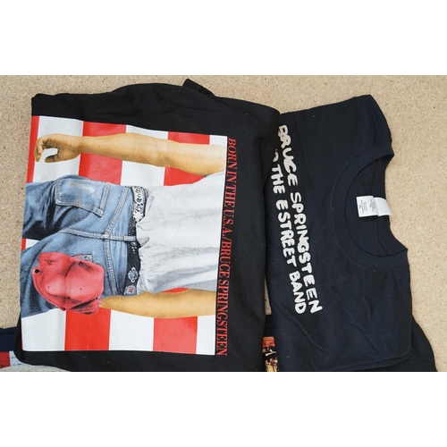 101 - Music Memorabilia - Bruce Springsteen - Quantity of items relating to The Boss to include 7 x tees, ... 