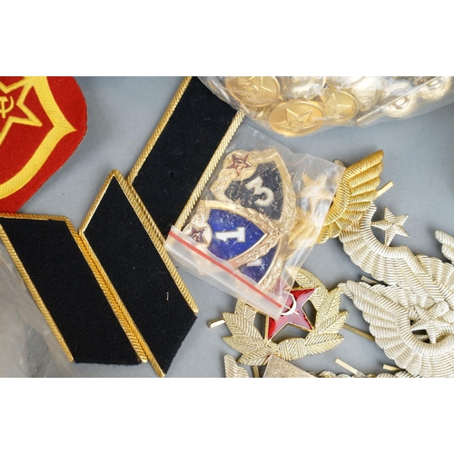 105 - A Large Collection Of Russian / U.S.S.R / C.C.C.P Military Regalia To Include Buttons, Badges, Cap B... 