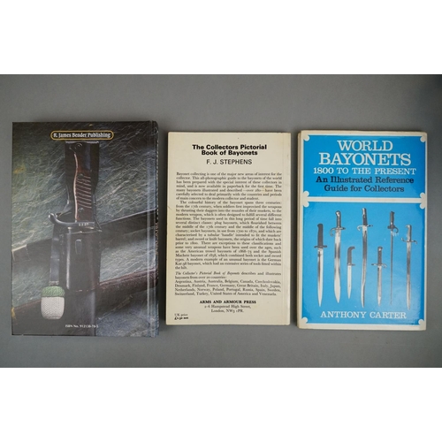 39 - A Collection Of Three Reference Books Relating To Bayonets To Include : Seitengewehr History Of The ... 