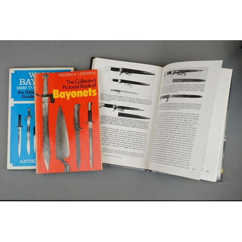 39 - A Collection Of Three Reference Books Relating To Bayonets To Include : Seitengewehr History Of The ... 