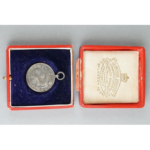 57 - A British Full Size World War One Medal Pair To Include The 1914-1918 British War Medal, The Great W... 