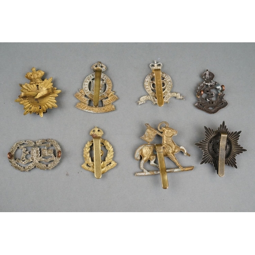 137 - A Collection Of Approx 25 x British Military Cap Badges To Include  The Royal Artillery, The Middles... 