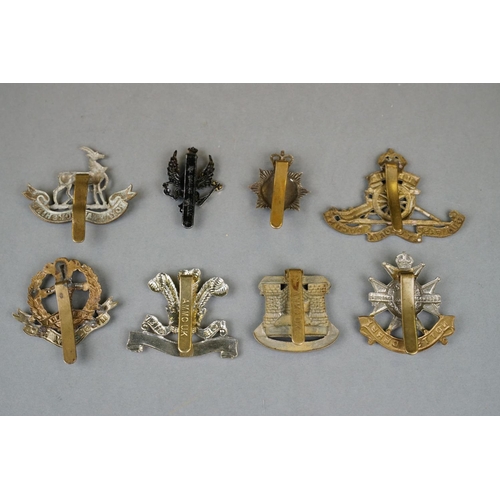 137 - A Collection Of Approx 25 x British Military Cap Badges To Include  The Royal Artillery, The Middles... 