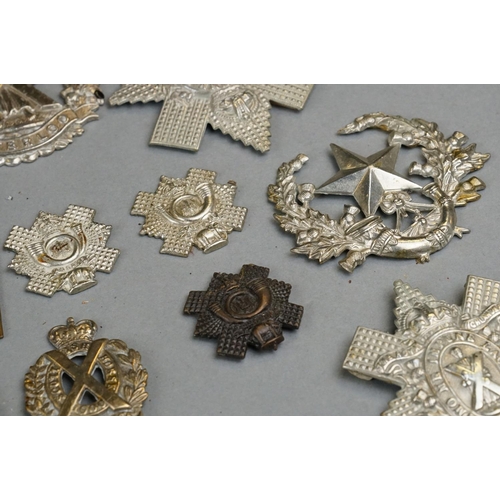 119 - A Large Quantity Of Mainly British Military Badges To Include The London Scottish Regiment, The Came... 