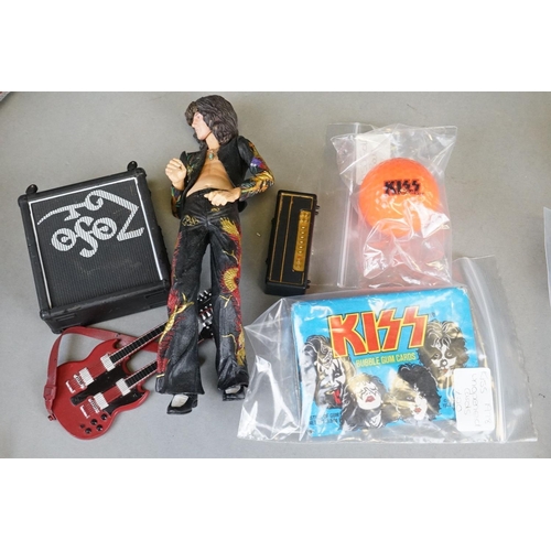 274 - Music Memorabilia - Collection of KISS memorabilia featuring rare / vintage items including 1978 uno... 