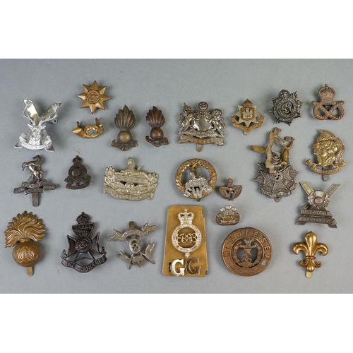 140 - A Collection of Approx 25 x Mainly British Military Cap Badges To Include The Gloucestershire Regime... 