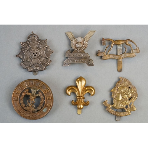 140 - A Collection of Approx 25 x Mainly British Military Cap Badges To Include The Gloucestershire Regime... 