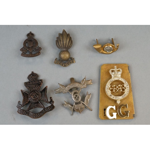 140 - A Collection of Approx 25 x Mainly British Military Cap Badges To Include The Gloucestershire Regime... 