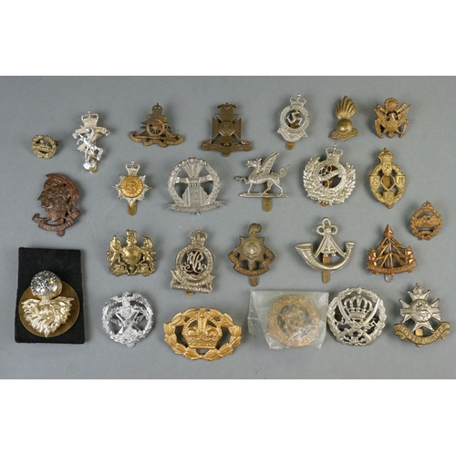 141 - A Collection Of Approx 25 x Mainly British Military Cap Badges To Include The Surrey Yeomanry, The N... 