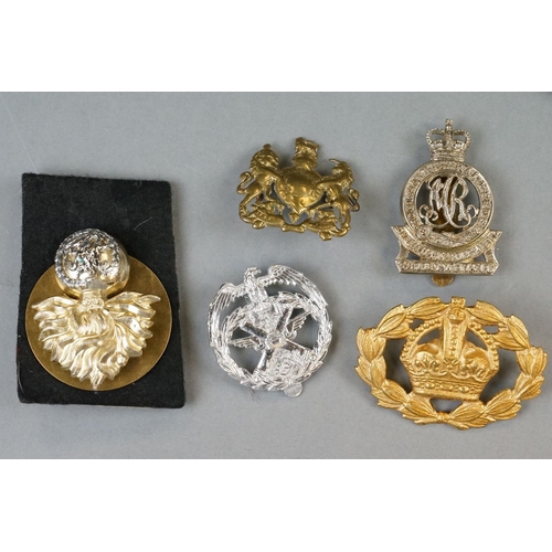 141 - A Collection Of Approx 25 x Mainly British Military Cap Badges To Include The Surrey Yeomanry, The N... 