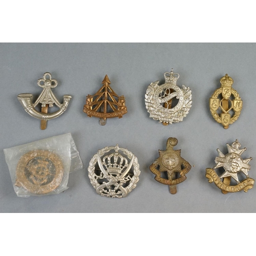 141 - A Collection Of Approx 25 x Mainly British Military Cap Badges To Include The Surrey Yeomanry, The N... 