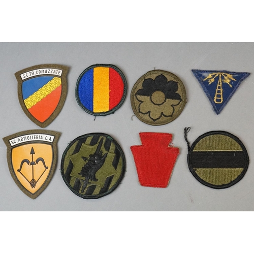 142 - A Collection Of Approx 35 Mixed Military Cloth Badges / Patches.