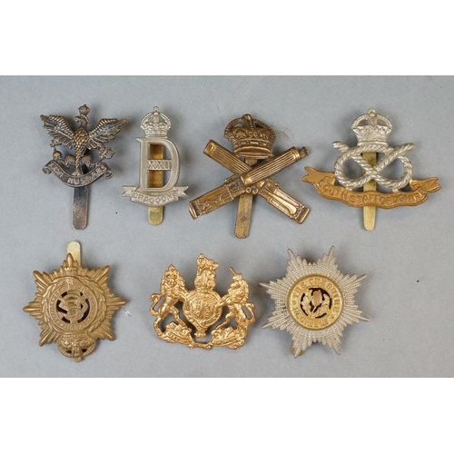 143 - A Large Collection Of Approx 50 x Mainly British Military Cap Badges To Include The Queens Own Worce... 