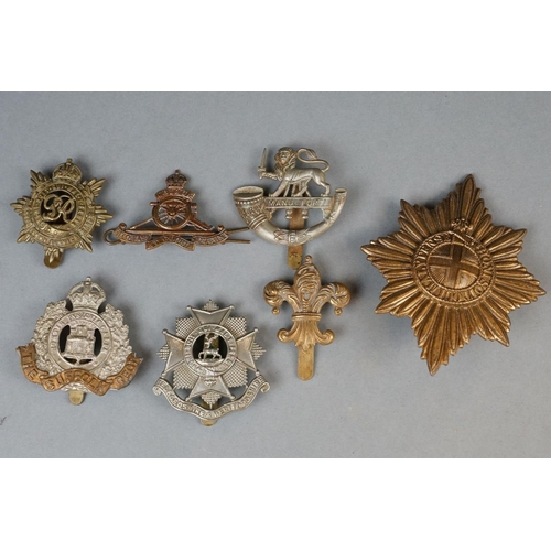 143 - A Large Collection Of Approx 50 x Mainly British Military Cap Badges To Include The Queens Own Worce... 