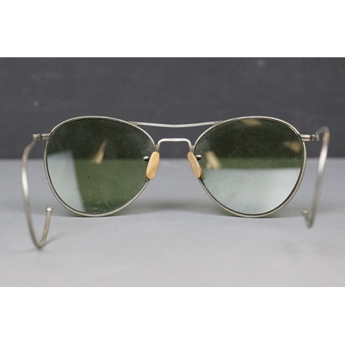 161 - A Pair Of World War Two Military Aircrew MK VIII Anti Glare Spectacles In Original Case, Size Large,... 